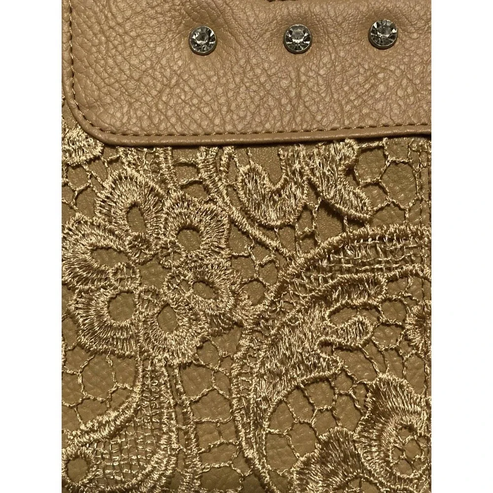 Gold & Tan Lace Wrapped Clutch Purse With Rhinestone Embellishments Evening Bag‎